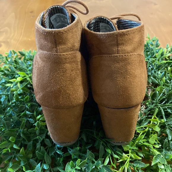 Bongo Ankle Boots - Picture 4 of 11